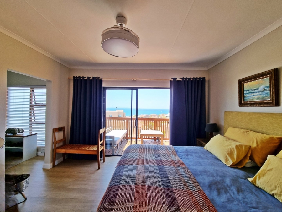 4 Bedroom Property for Sale in Wavecrest Eastern Cape